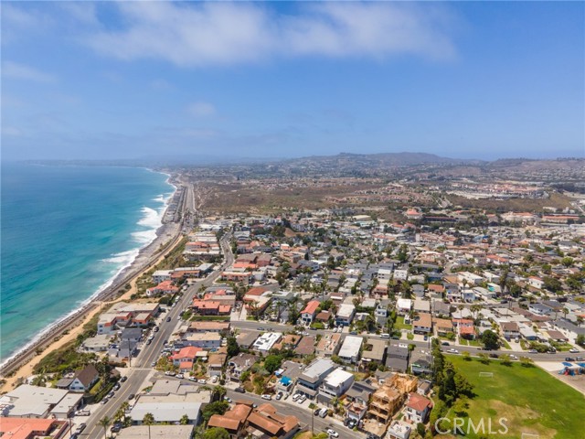 239 Avenida Pelayo, San Clemente CA: https://media.crmls.org/medias/c6c291b1-b0c0-4da3-99a0-c3cf465c9c4f.jpg