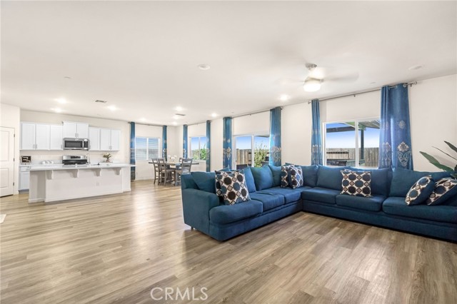 3449 Running Brook Street, Madera CA: https://media.crmls.org/medias/c6c2b5fd-e38a-4e52-b4e4-1ff129b54a3f.jpg