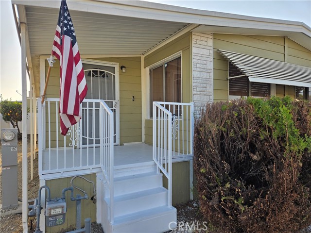4400 Philadelphia Street, Chino CA: https://media.crmls.org/medias/c6c331a5-a8a5-4528-96fe-ecb753a7b400.jpg