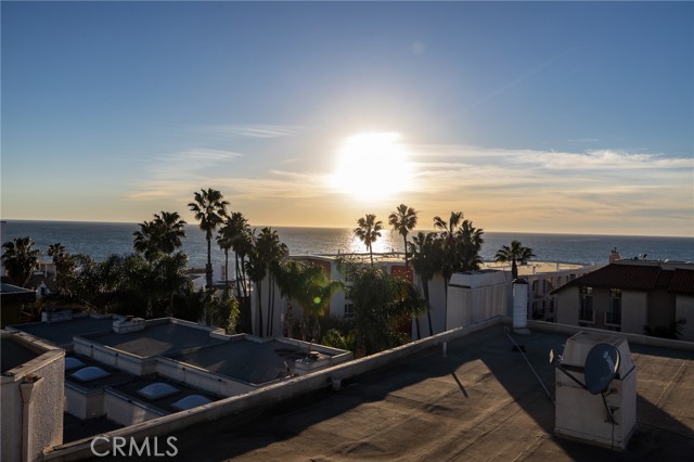 512 Esplanade, Redondo Beach, California 90277, 2 Bedrooms Bedrooms, ,2 BathroomsBathrooms,Residential,Sold,Esplanade,SB23020704