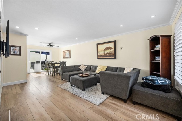 Detail Gallery Image 3 of 37 For 20326 Gardenia Dr, Huntington Beach,  CA 92646 - 3 Beds | 2/1 Baths