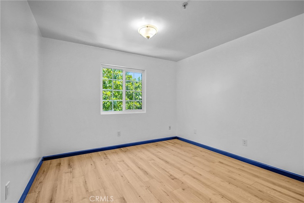 https://media.crmls.org/medias/c6c43750-d4c0-4bca-9744-a1d8c5ac104a.jpg?preset=X-Large