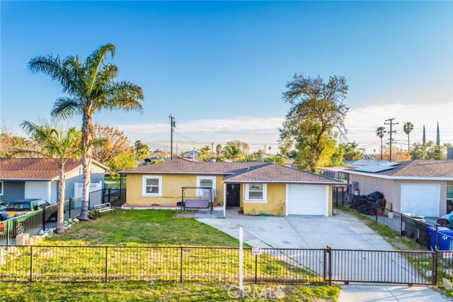 2037 W 18th St, San Bernardino, CA 92411