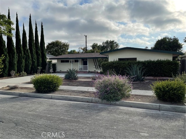 2437 Fordham Dr, Costa Mesa, CA 92626