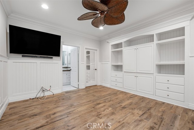 20 Townsend, Irvine CA: https://media.crmls.org/medias/c6c4ddec-75bf-4298-9045-6481dd6303d6.jpg