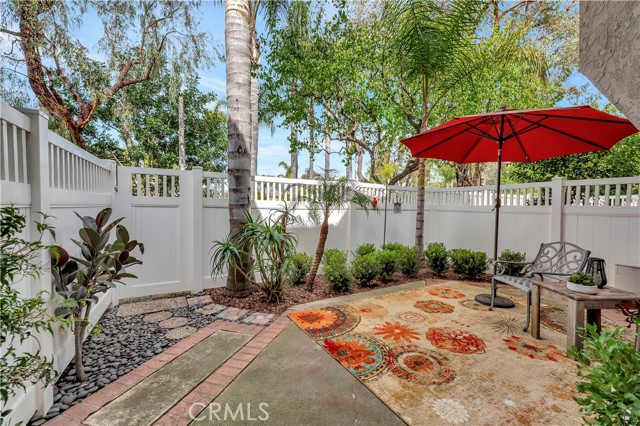 Detail Gallery Image 25 of 34 For 24419 Kingston Ct, Laguna Hills,  CA 92653 - 2 Beds | 2/1 Baths