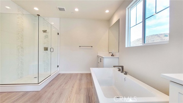 Detail Gallery Image 26 of 44 For 6536 Canyon Oaks Dr, Simi Valley,  CA 93063 - 5 Beds | 5/1 Baths