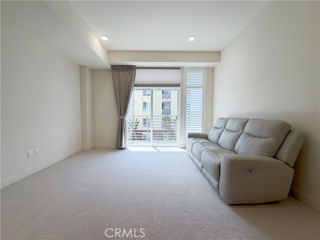 Detail Gallery Image 12 of 33 For 168 S Monterey St #212,  Alhambra,  CA 91801 - 2 Beds | 2/1 Baths