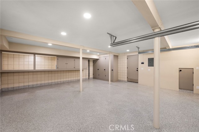 325 N Madison Avenue, Monrovia CA: https://media.crmls.org/medias/c6c63bbf-66d2-4dee-bf1f-8d74c0693928.jpg