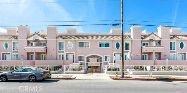 5923 Etiwanda Avenue, Tarzana CA: https://media.crmls.org/medias/c6c65dfa-d7b9-439c-89ca-58d5ad4c0b9f.jpg