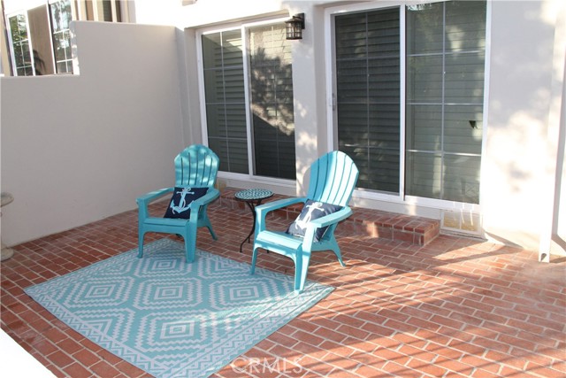 Detail Gallery Image 6 of 19 For 19381 Maidstone Ln, Huntington Beach,  CA 92648 - 2 Beds | 2/1 Baths