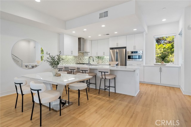 Detail Gallery Image 9 of 34 For 3306 Aria Ln, Los Angeles,  CA 90034 - 3 Beds | 3/1 Baths