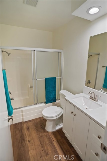 Detail Gallery Image 11 of 34 For 19380 Anzel Cir, Newhall,  CA 91321 - 2 Beds | 2 Baths