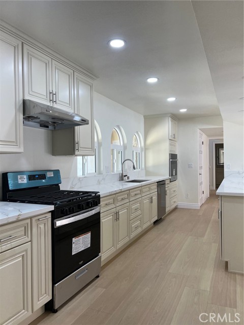 2005 Mt Vernon Avenue, Riverside CA: https://media.crmls.org/medias/c6c9b9e9-047f-4c3e-9ea2-ea7a9ab4c226.jpg