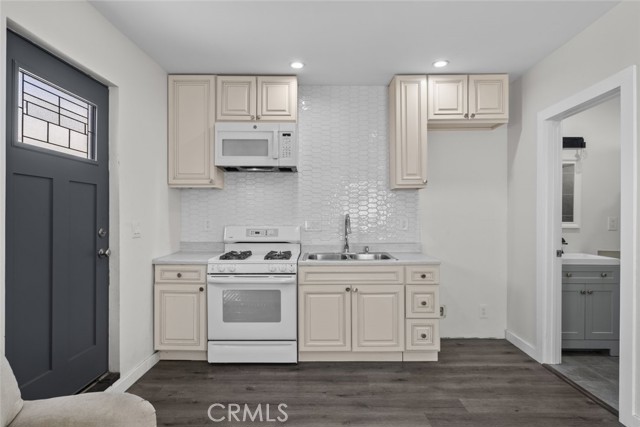 Detail Gallery Image 39 of 41 For 12628 Stagg St, North Hollywood,  CA 91605 - 4 Beds | 2 Baths
