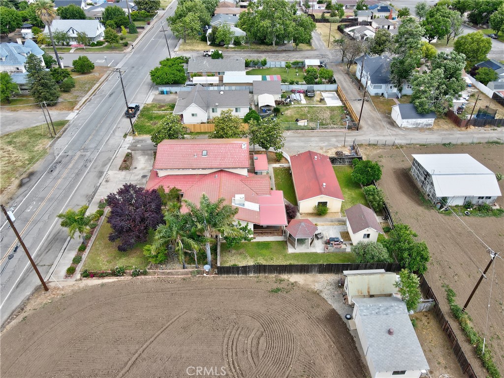 https://media.crmls.org/medias/c6ca1a02-e538-4388-89e1-5ec10a040d7a.jpg?preset=X-Large