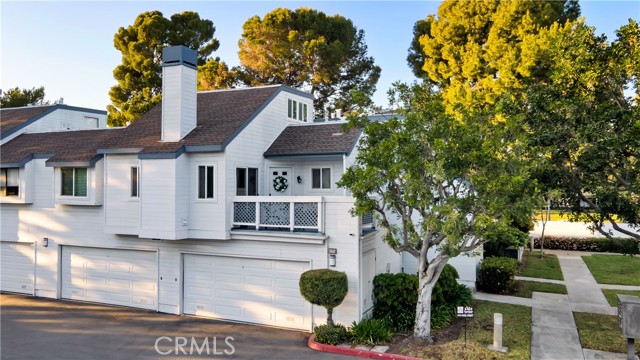 Detail Gallery Image 2 of 42 For 125 Briarglen, Irvine,  CA 92614 - 1 Beds | 1 Baths