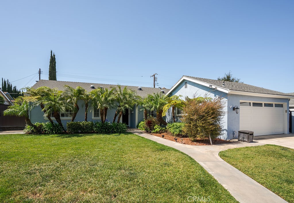 2914 E Lomita