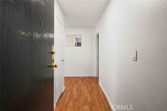 911 N Kings Road, West Hollywood CA: https://media.crmls.org/medias/c6cb2052-efd7-4bb3-a16d-6d7d27ba3d02.jpg
