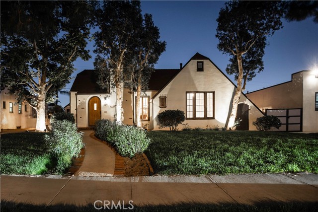 920 Coronado Drive, Glendale CA: https://media.crmls.org/medias/c6cc6b6e-4879-46fd-ac71-49a09a4dfd96.jpg