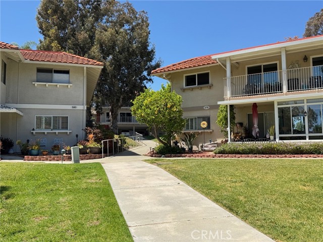 579 Avenida Majorca, Laguna Woods CA: https://media.crmls.org/medias/c6cc9bd6-caa0-478b-8a43-76d73ef17049.jpg