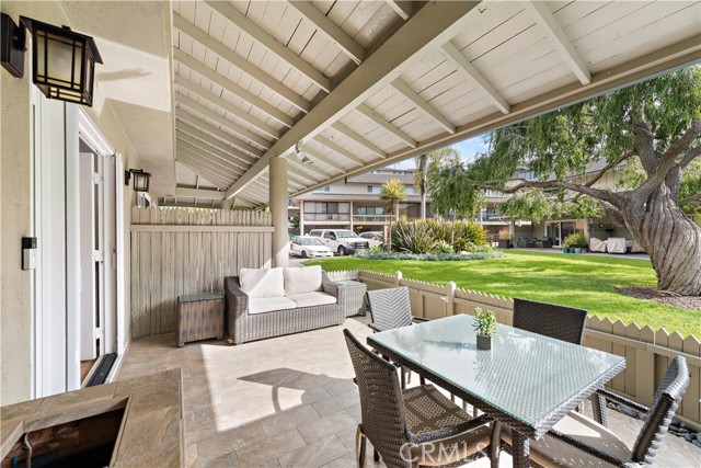 Detail Gallery Image 21 of 34 For 106 Blue Lagoon, Laguna Beach,  CA 92651 - 4 Beds | 3 Baths