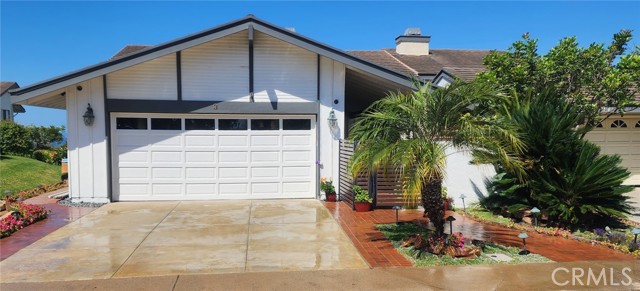 Detail Gallery Image 1 of 30 For 3 White Water Dr, Corona Del Mar,  CA 92625 - 3 Beds | 3/1 Baths