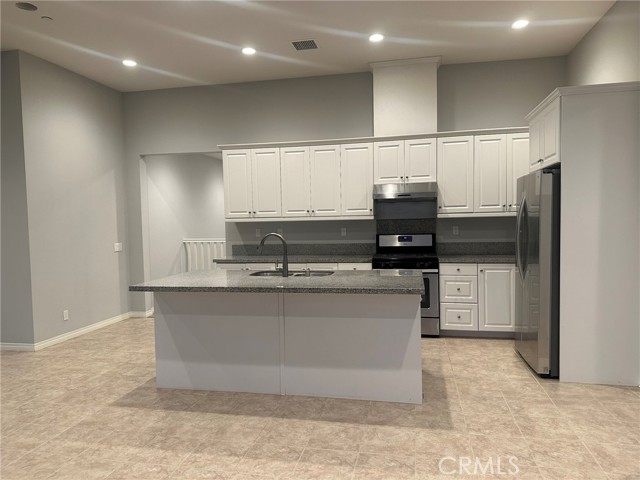 Detail Gallery Image 11 of 15 For 88 Parkwood, Irvine,  CA 92620 - 3 Beds | 2 Baths