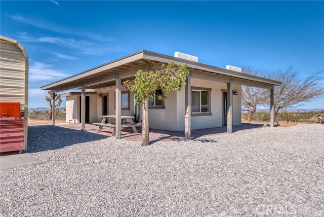 Detail Gallery Image 1 of 30 For 1450 Becker Rd, Landers,  CA 92285 - 1 Beds | 1 Baths
