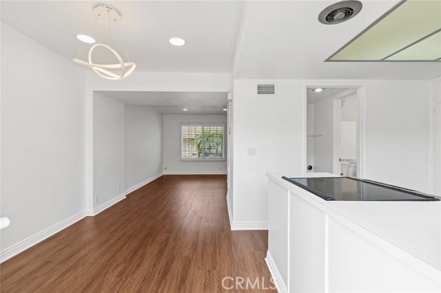 Detail Gallery Image 13 of 56 For 11879 Sungrove Cir, Garden Grove,  CA 92840 - 3 Beds | 2/1 Baths