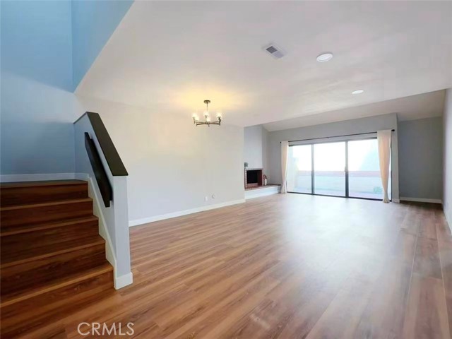 Detail Gallery Image 3 of 19 For 239 Linwood Ave #E,  Monrovia,  CA 91006 - 3 Beds | 3 Baths