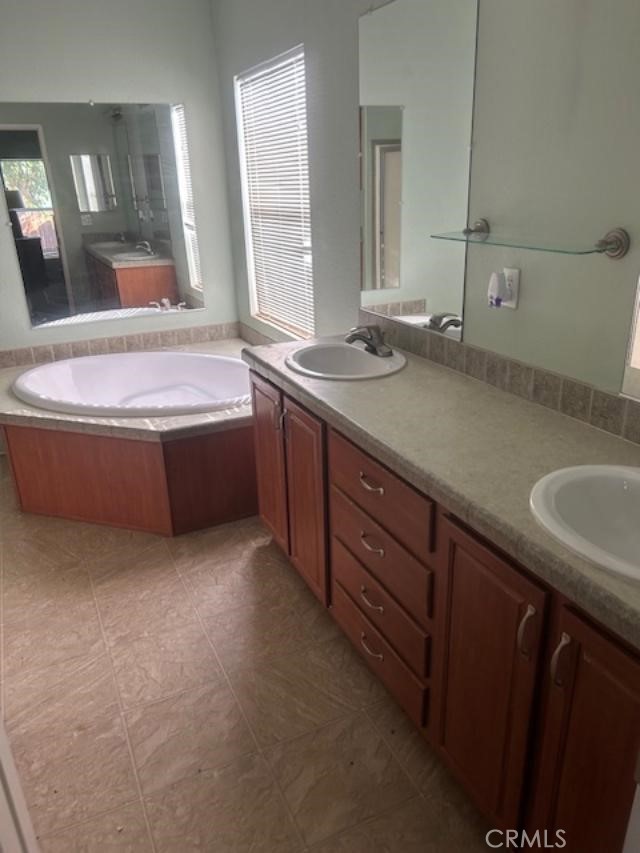 19179 Westlawn, Hesperia CA: https://media.crmls.org/medias/c6ce9f74-29be-4e5c-ae66-1da962547d36.jpg