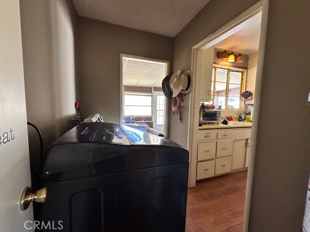 https://media.crmls.org/medias/c6cec6cc-8bd7-40a8-9b59-ef314a027440.jpg?preset=X-Large