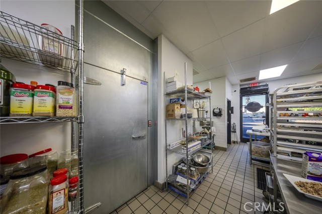 15602 Ventura Boulevard, Encino CA: https://media.crmls.org/medias/c6cf0987-4d60-4651-9fb6-d502930c4337.jpg