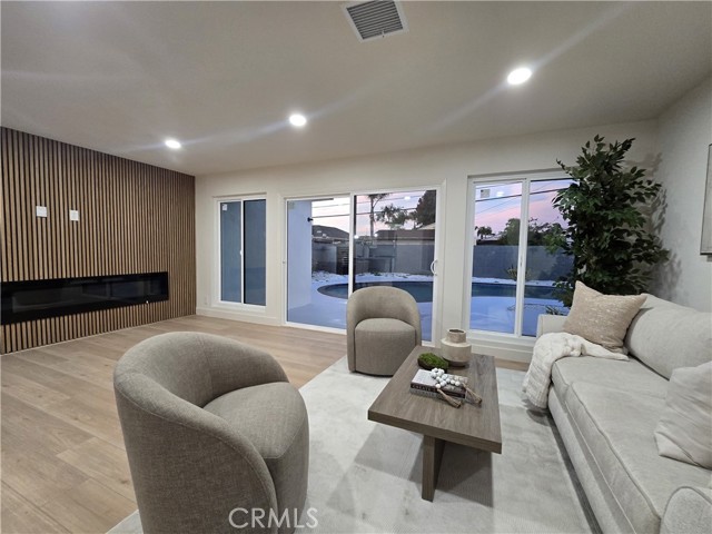 Detail Gallery Image 5 of 32 For 10941 Allen, Garden Grove,  CA 92840 - 4 Beds | 3/1 Baths