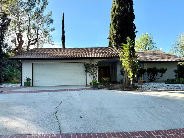 Detail Gallery Image 2 of 14 For 12839 Mclennan Ave, Granada Hills,  CA 91344 - 4 Beds | 2 Baths