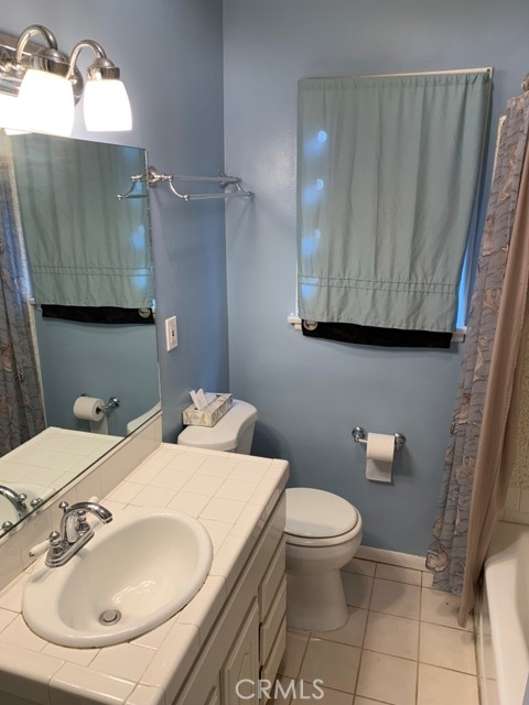 Detail Gallery Image 8 of 11 For 13627 Huston St, Sherman Oaks,  CA 91423 - 3 Beds | 2 Baths