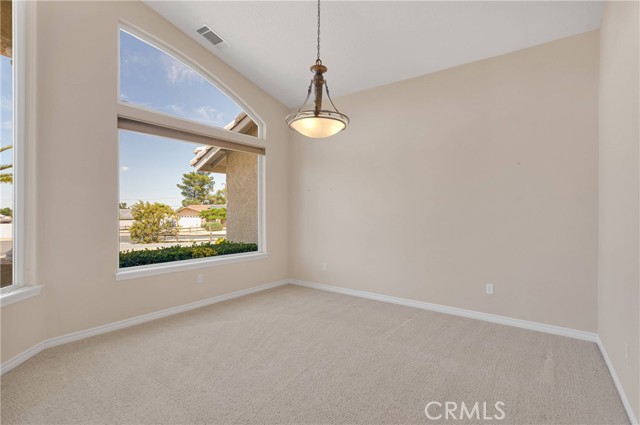 19410 Allegheny Court, Apple Valley CA: https://media.crmls.org/medias/c6d286e6-e873-48de-a3ec-10245442eb3e.jpg