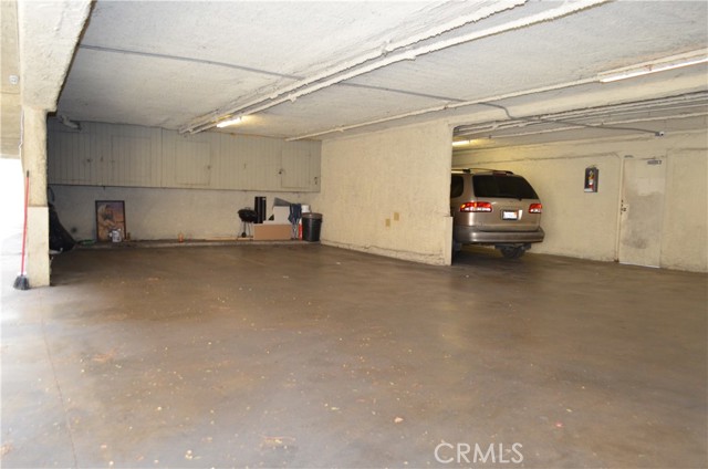 7028 Alabama Avenue, Canoga Park CA: https://media.crmls.org/medias/c6d28ba7-2a65-42e2-9a74-c2550fcead31.jpg
