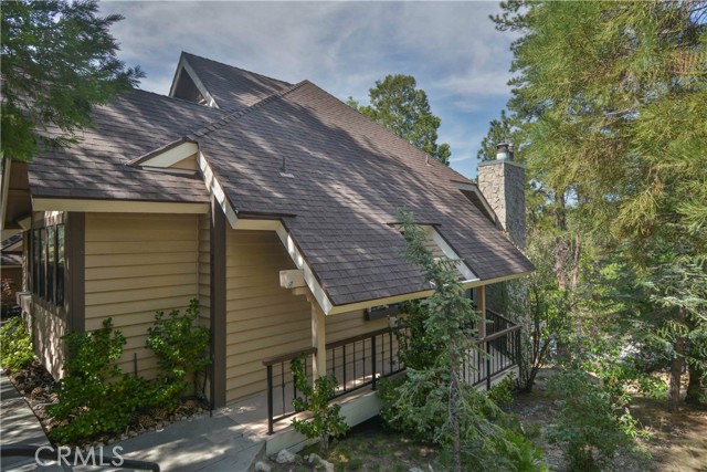 Detail Gallery Image 1 of 24 For 517 Sugar Pine Dr, Lake Arrowhead,  CA 92352 - 2 Beds | 2 Baths
