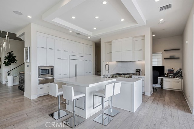 Detail Gallery Image 33 of 71 For 20532 W Birmingham Way, Porter Ranch,  CA 91326 - 4 Beds | 4/1 Baths