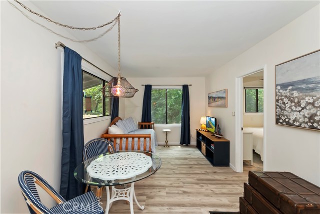Detail Gallery Image 6 of 32 For 23677 Hillside Dr, Crestline,  CA 92325 - 1 Beds | 1 Baths