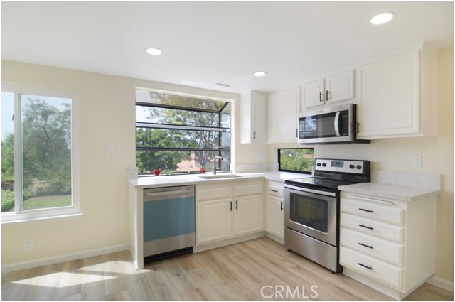 Detail Gallery Image 11 of 36 For 27571 Chantada, Mission Viejo,  CA 92692 - 3 Beds | 2/1 Baths