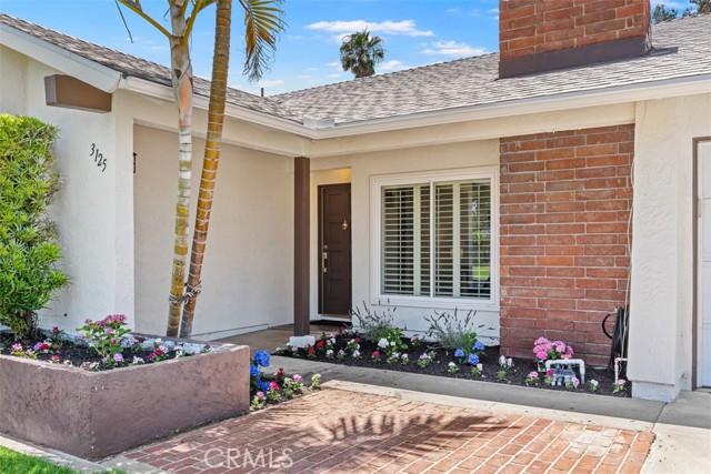 3125 Yukon Avenue, Costa Mesa CA: https://media.crmls.org/medias/c6d58690-7b57-45da-a7e5-4544d94c148f.jpg