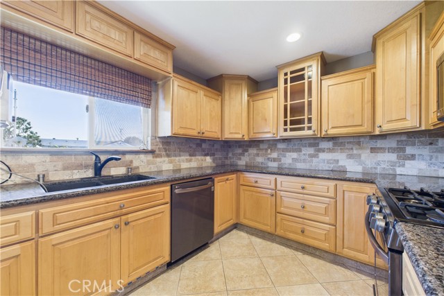3647 W Myra Avenue, Anaheim CA: https://media.crmls.org/medias/c6d6f645-c97b-4d1f-abdb-14a14a78a306.jpg