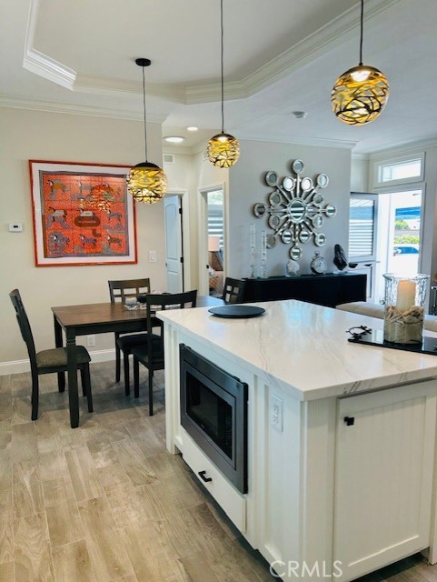 Detail Gallery Image 9 of 39 For 237 Plymouth Ave, Newport Beach,  CA 92660 - 3 Beds | 2 Baths