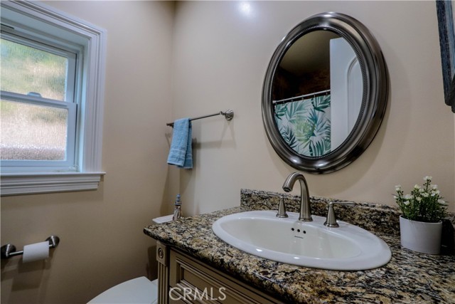 23180 Gray Fox Drive, Canyon Lake CA: https://media.crmls.org/medias/c6d7380e-6a8b-403c-acbc-a1725c360d34.jpg