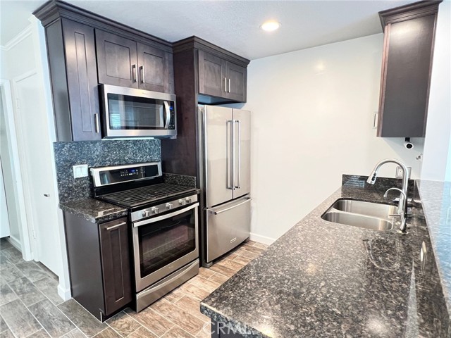 113 7th Street, Seal Beach CA: https://media.crmls.org/medias/c6d7b886-c4f7-41b4-960d-14e1f248e253.jpg