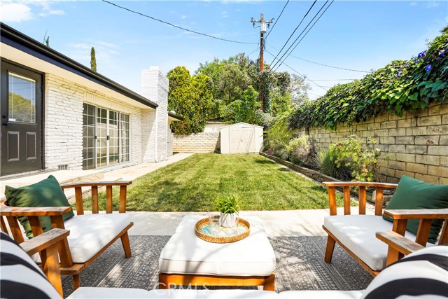 Detail Gallery Image 40 of 55 For 18324 Sylvan St, Tarzana,  CA 91335 - 4 Beds | 2 Baths