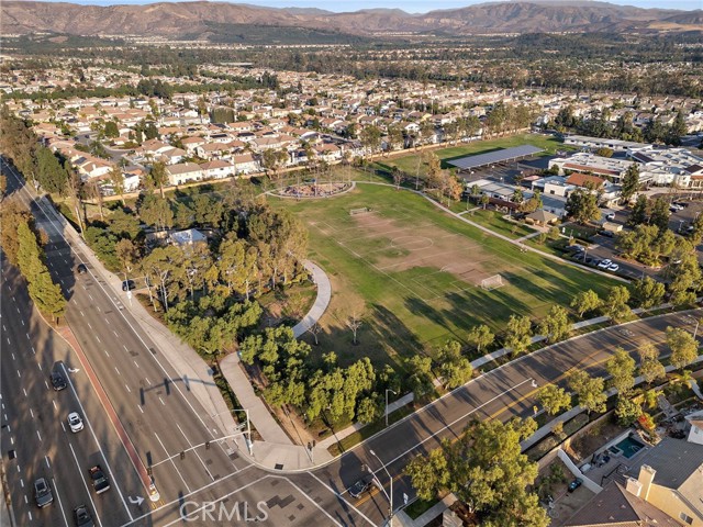 165 Church Place, Irvine CA: https://media.crmls.org/medias/c6d836dc-409e-4e87-9f8a-02f15a377309.jpg